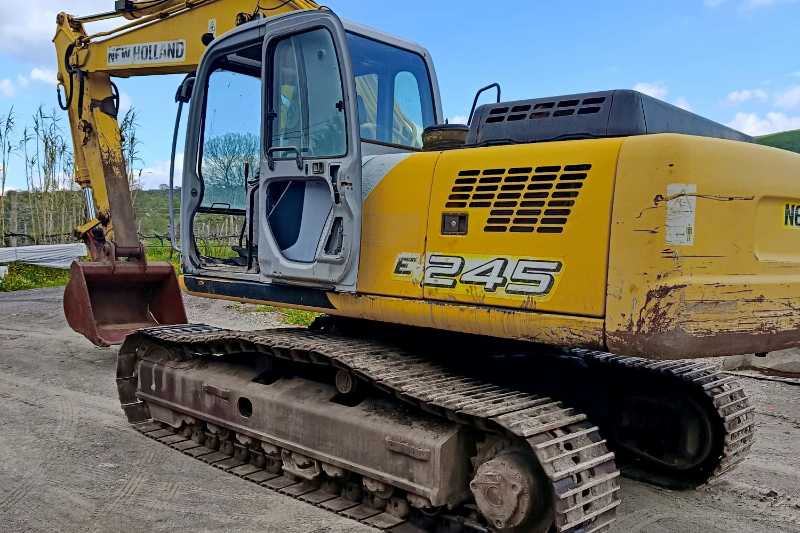 OmecoHub - Immagine NEW HOLLAND E245